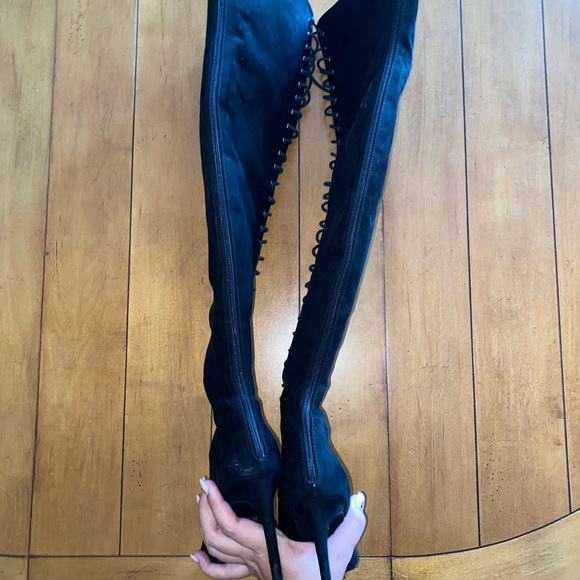 Sexy lace up, suede, open toe thigh-high boots. Thick-thigh friendly. Size 10. - Picture 6 of 6
